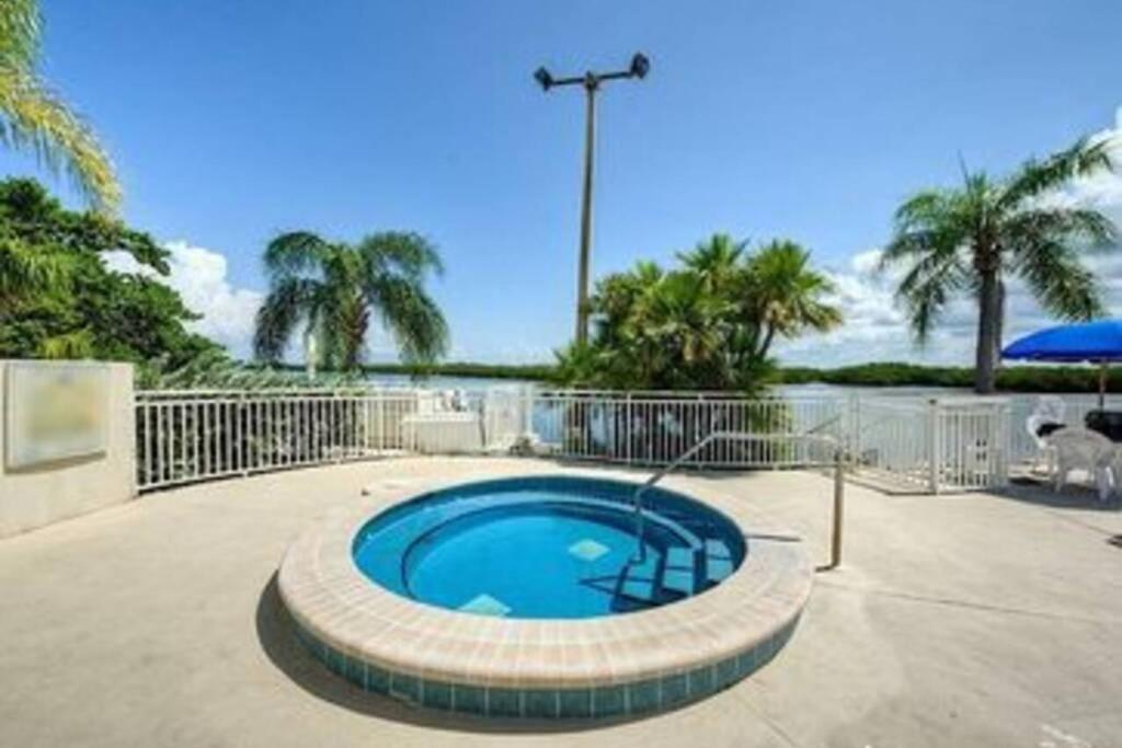 Bay View, Studio206, Beach Steps Away! Pool+Wifi Ruskin Dış mekan fotoğraf